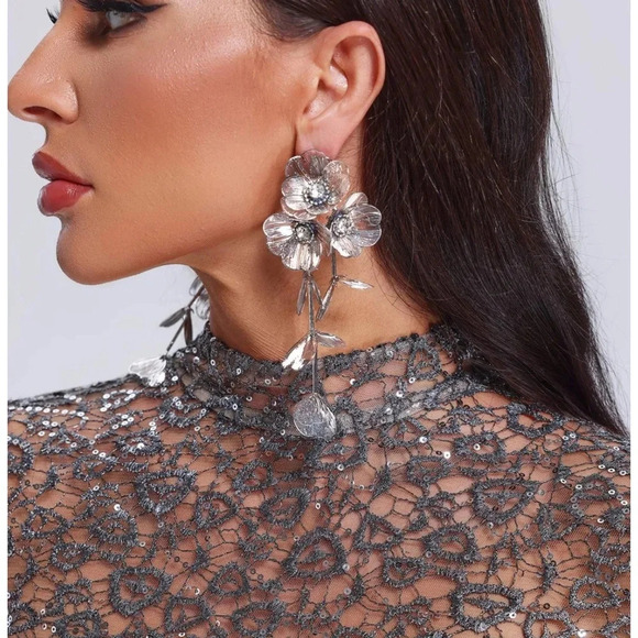 Zara Famous Kate Middleton Cascading Silver  Dangle Earrings - Picture 6 of 6